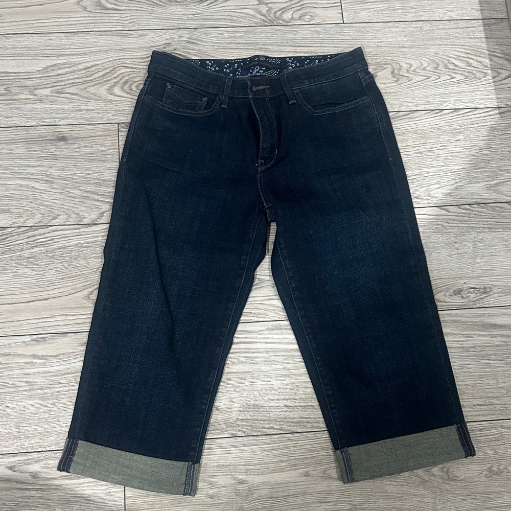 Levi's women’s  Deep Indigo cropped Relaxed Jeans